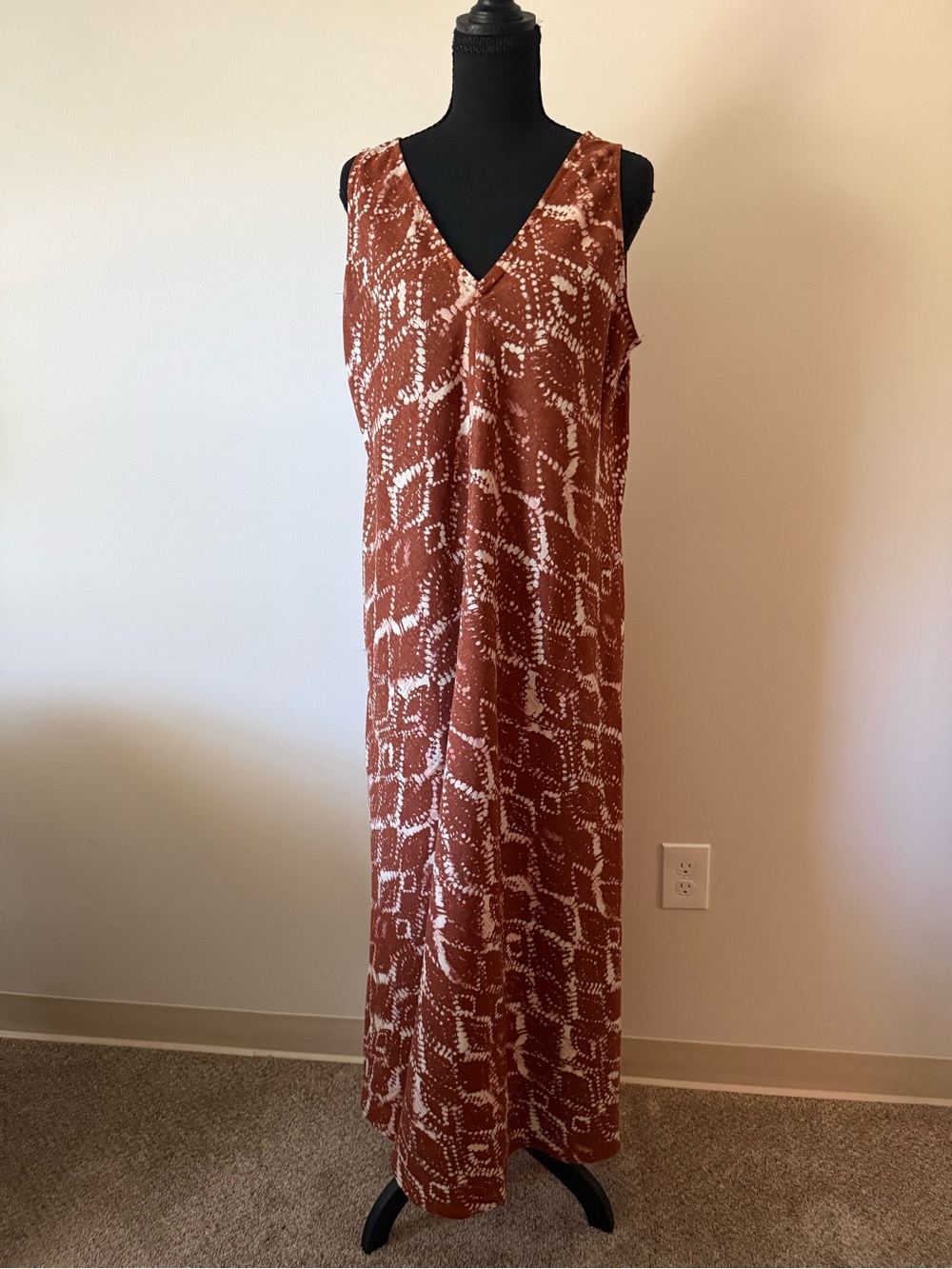 Simply Vera Vera Wang Rust and White V-Neck Sleeveless Maxi Dress - L